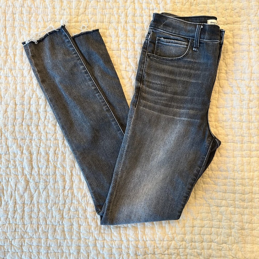 Abercrombie & Fitch gray high rise skinny jean